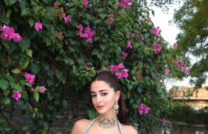 ফ্যাশনের ট্রেন্ডে নজর কেড়েছে অনন্যা পান্ডের ব্রাইডসমেইড লুকবুক