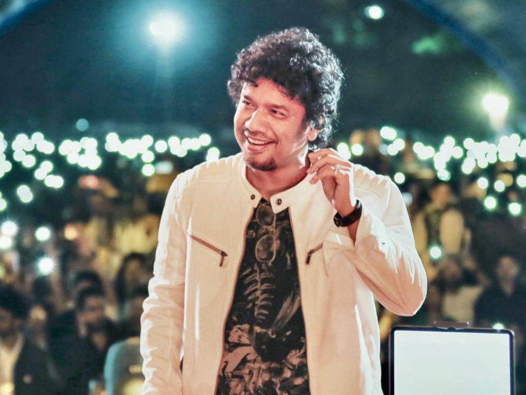 এবার উড়িয়া গানে অভিষেক পাপনের ! 1 image 15 এবার উড়িয়া গানে অভিষেক পাপনের ! image 15